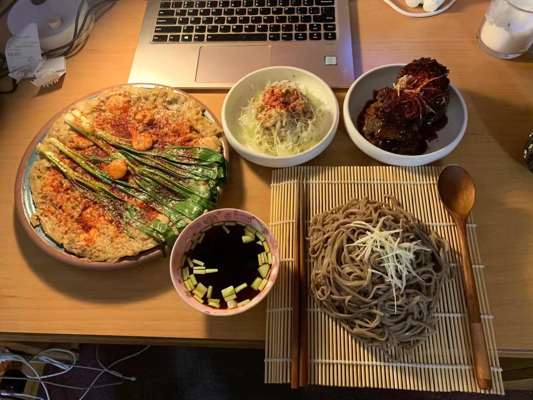 跟你说个笑话，我做了葱煎饼