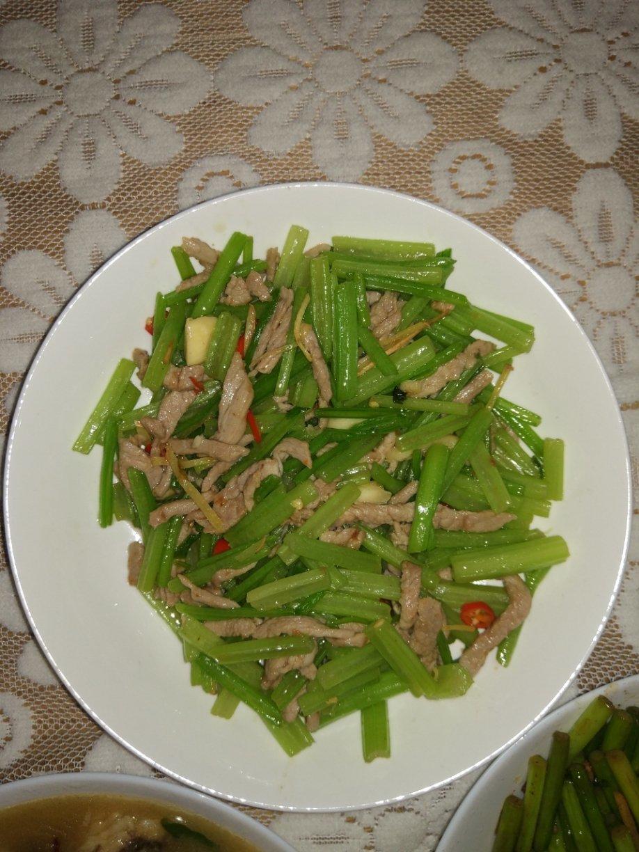 芹菜炒肉丝
