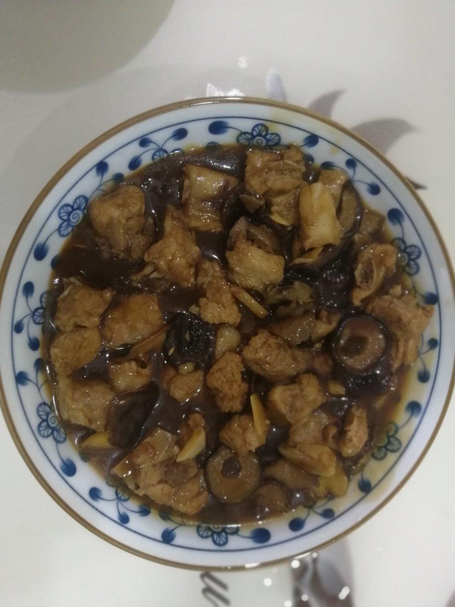 香菇焖排骨