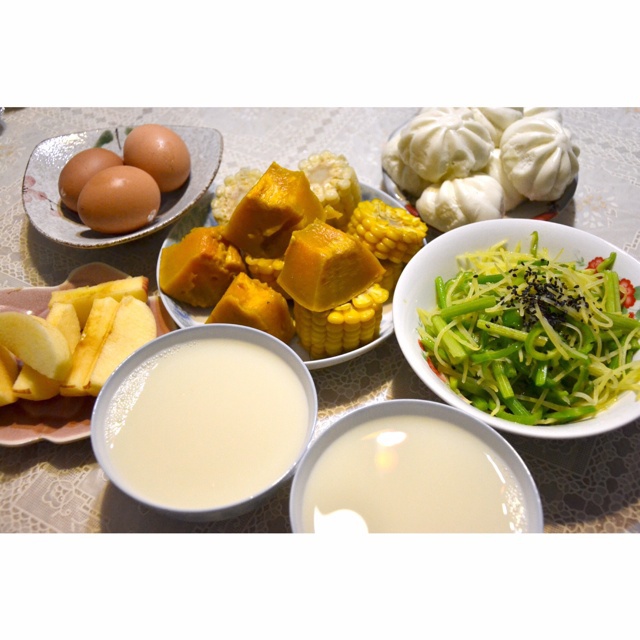 愤怒的小怪兽君做的坚持给爸妈做早饭
