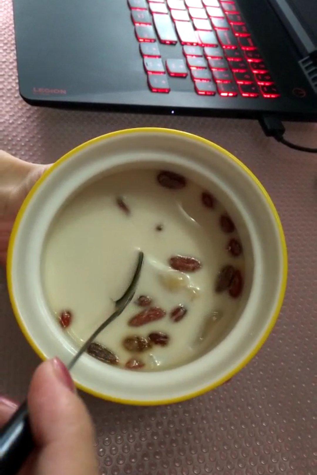 红豆花胶奶冻