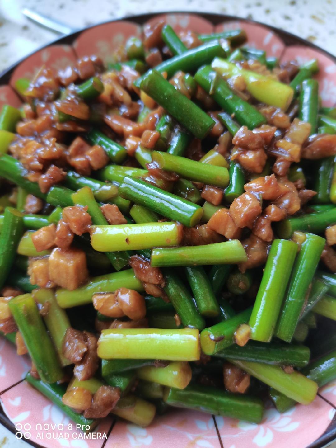 蒜苔炒肉末，三碗米饭都不够吃