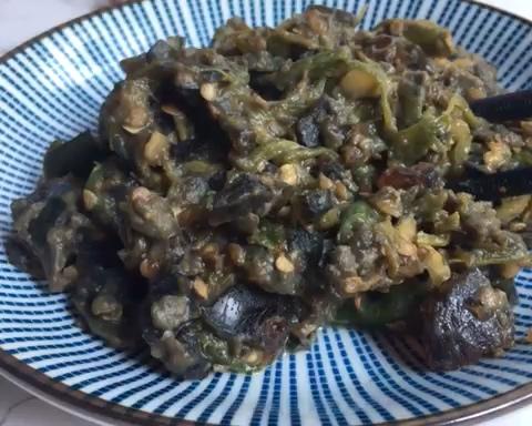 长得丑但好吃🔥地道湘味~擂辣椒皮蛋的做法