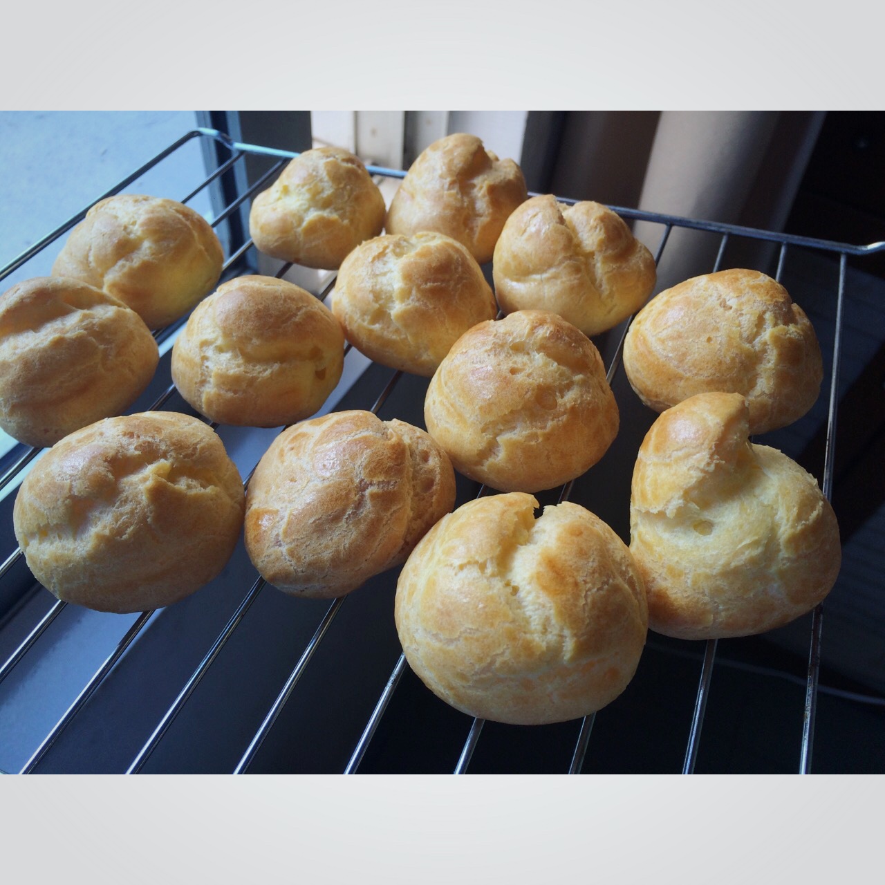 《Tinrry下午茶》教你做香草泡芙