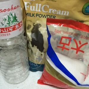 奶粉自制炼乳的做法 步骤1
