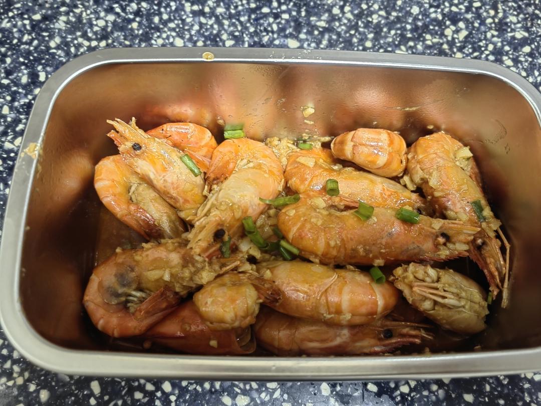 好吃到舔手的蒜爆罗氏虾（零失败，巨好吃)