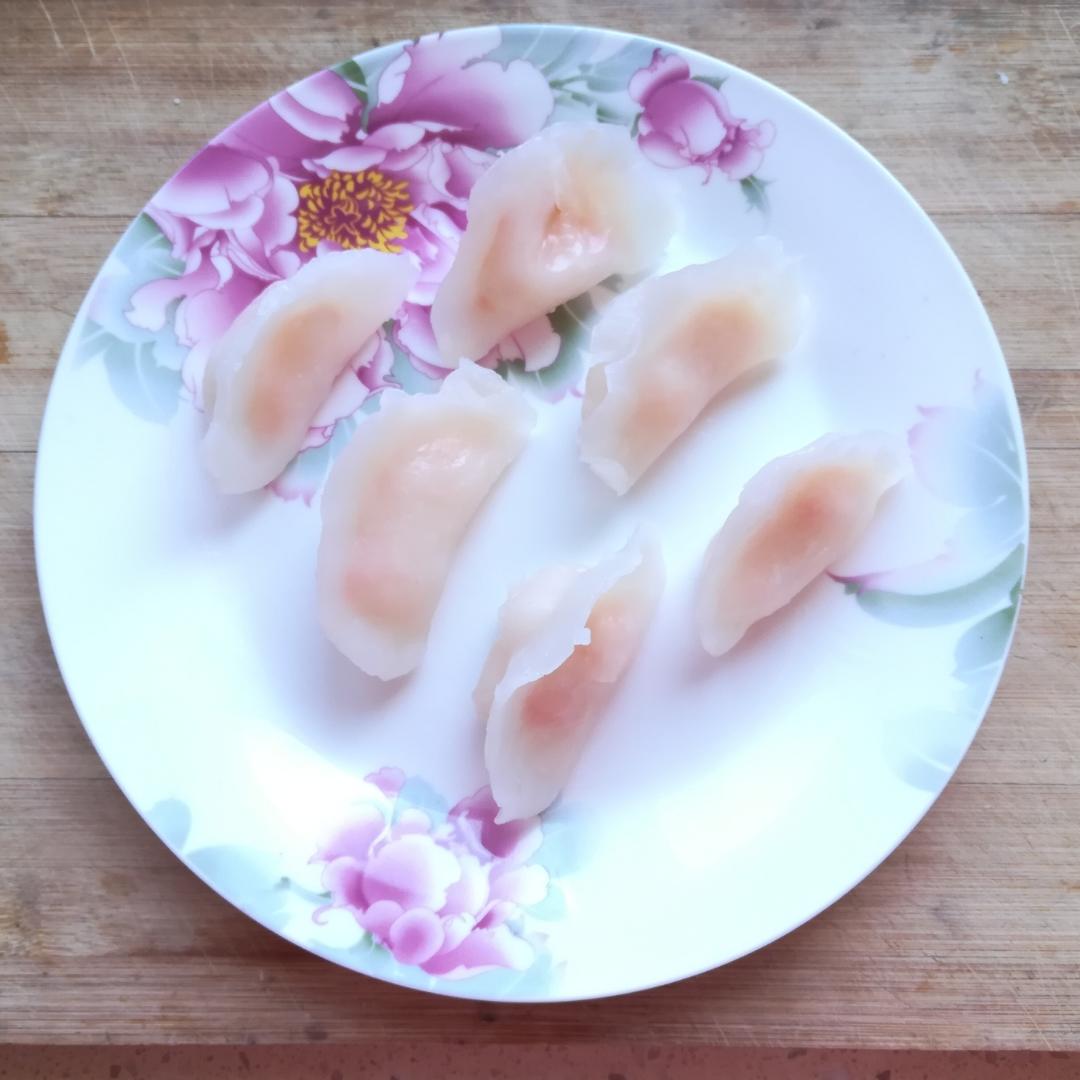 晶莹剔透的爱心花样水晶虾饺