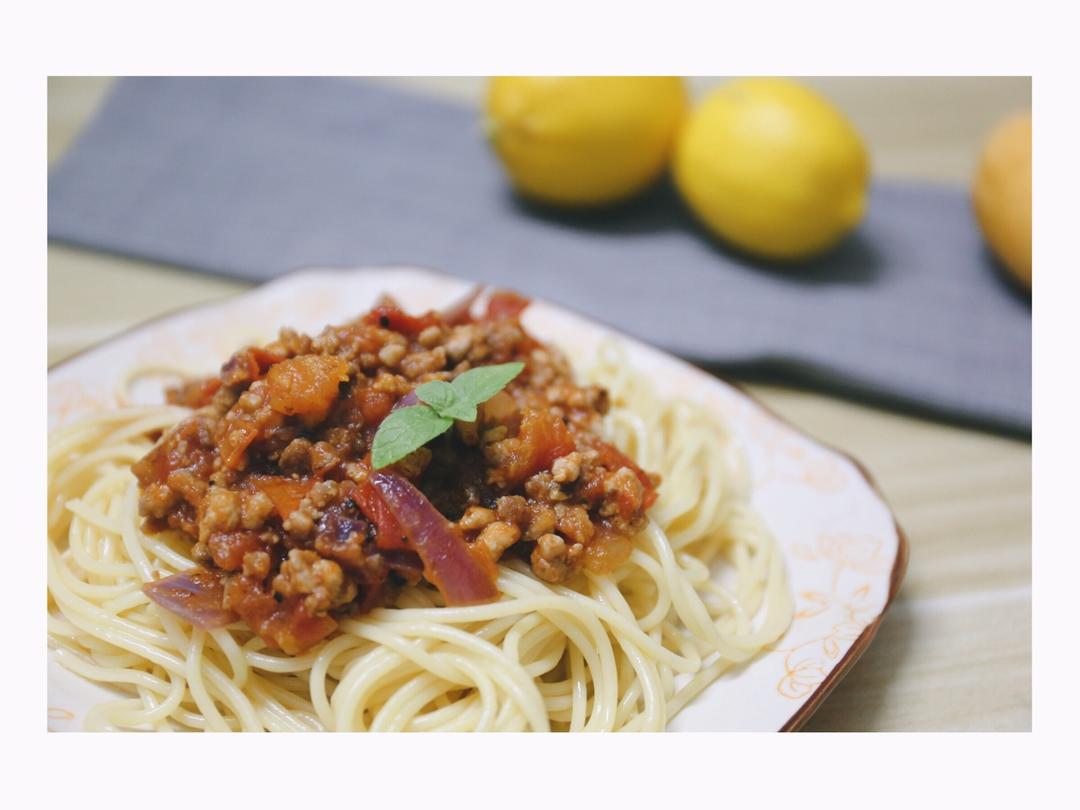 蕃茄蘑菇肉酱意大利面