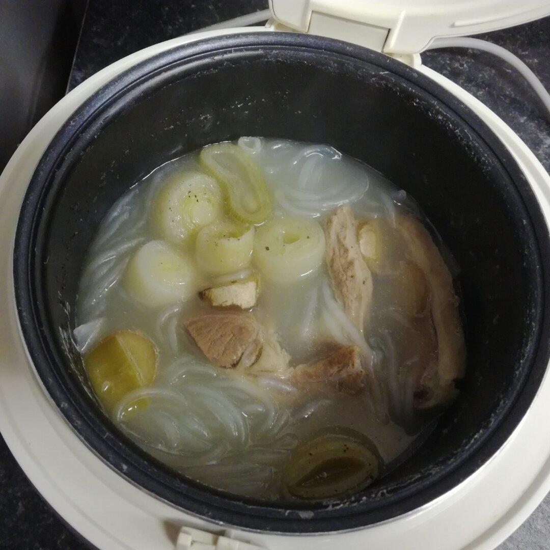 羊骨汤