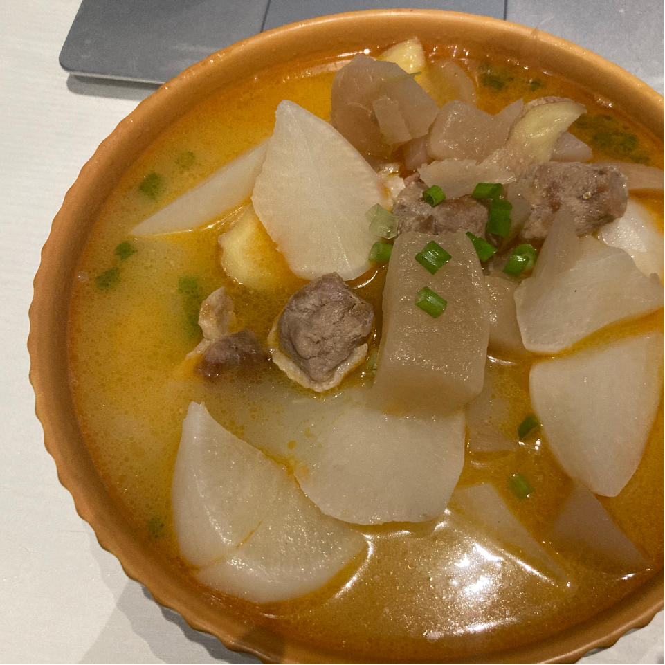 萝卜比鸭好吃的酸萝卜老鸭汤（也可以作为火锅底料呢）