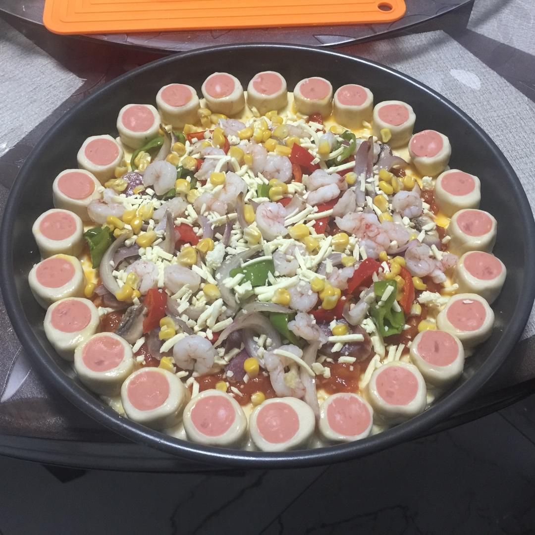 萨米肠蘑菇花边披萨