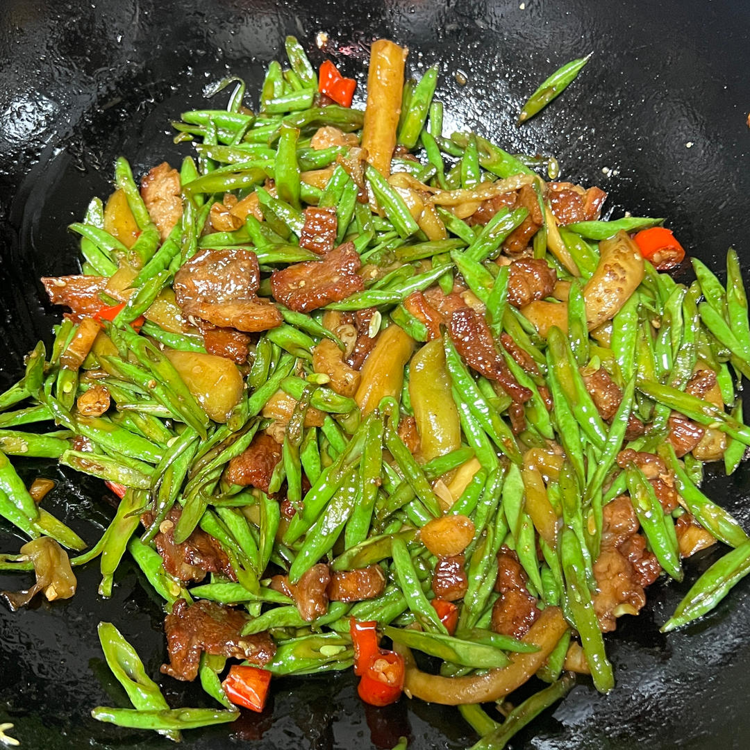 五花肉炒豆角茄子