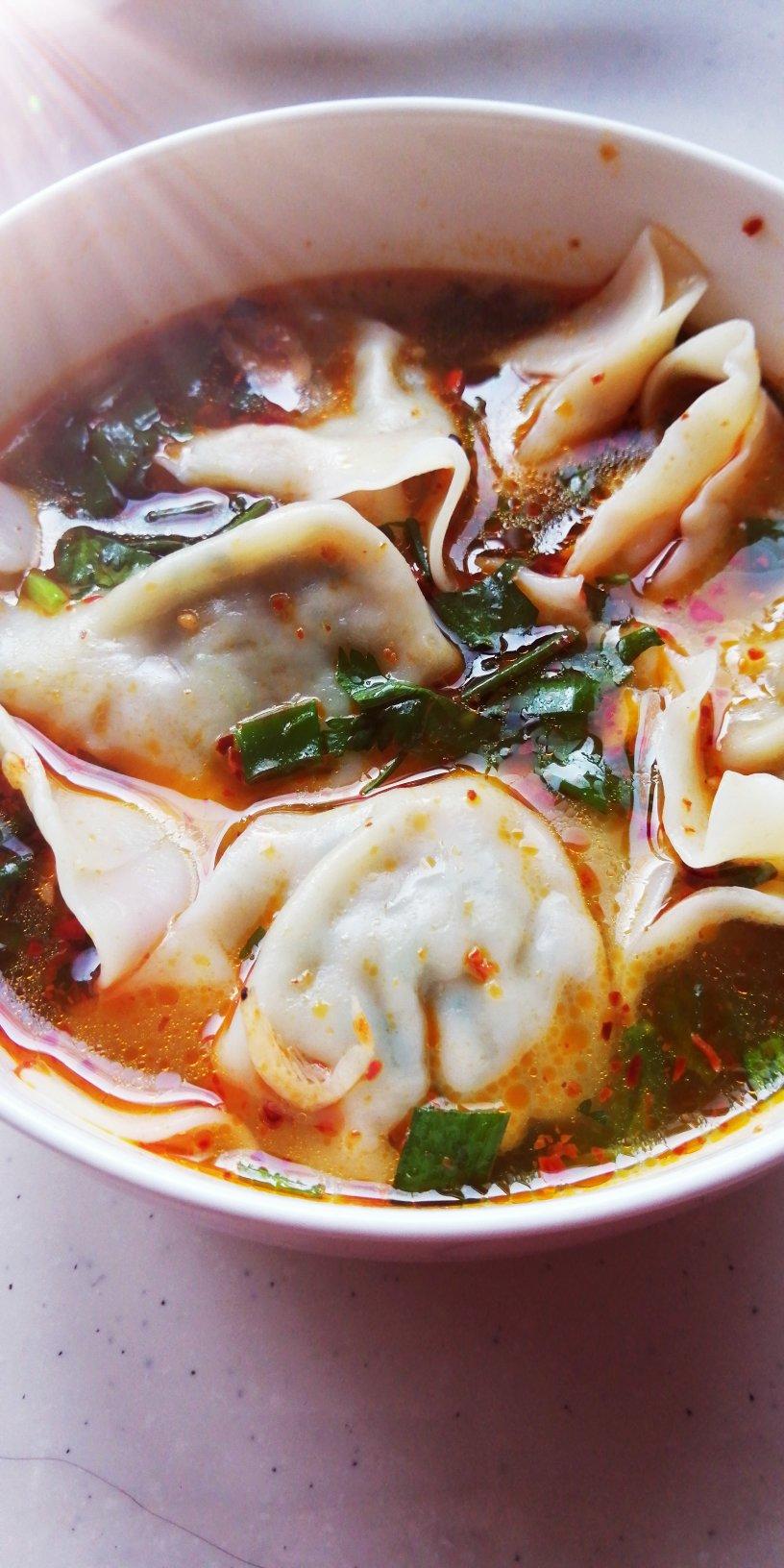 牛肉芹菜虾皮小馄饨