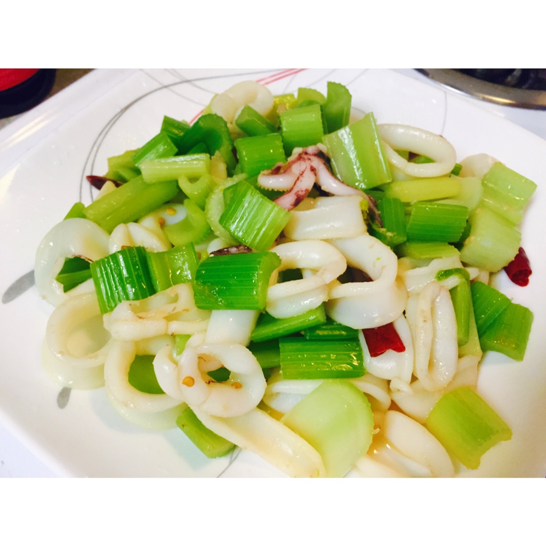 速炒芹菜鱿鱼（墨鱼）