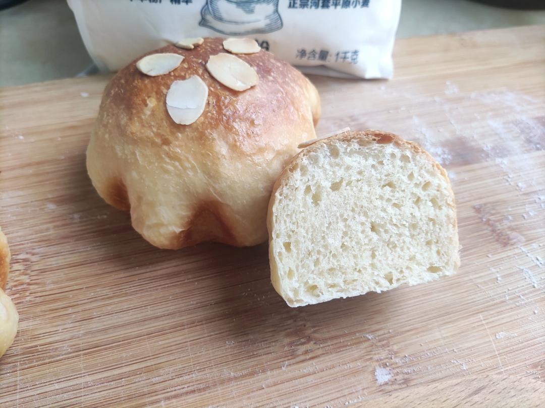 淡奶油椰蓉八角星面包