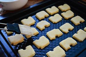 奶味十足____日本cookpad上流行热点牛奶高钙饼干的做法 步骤8