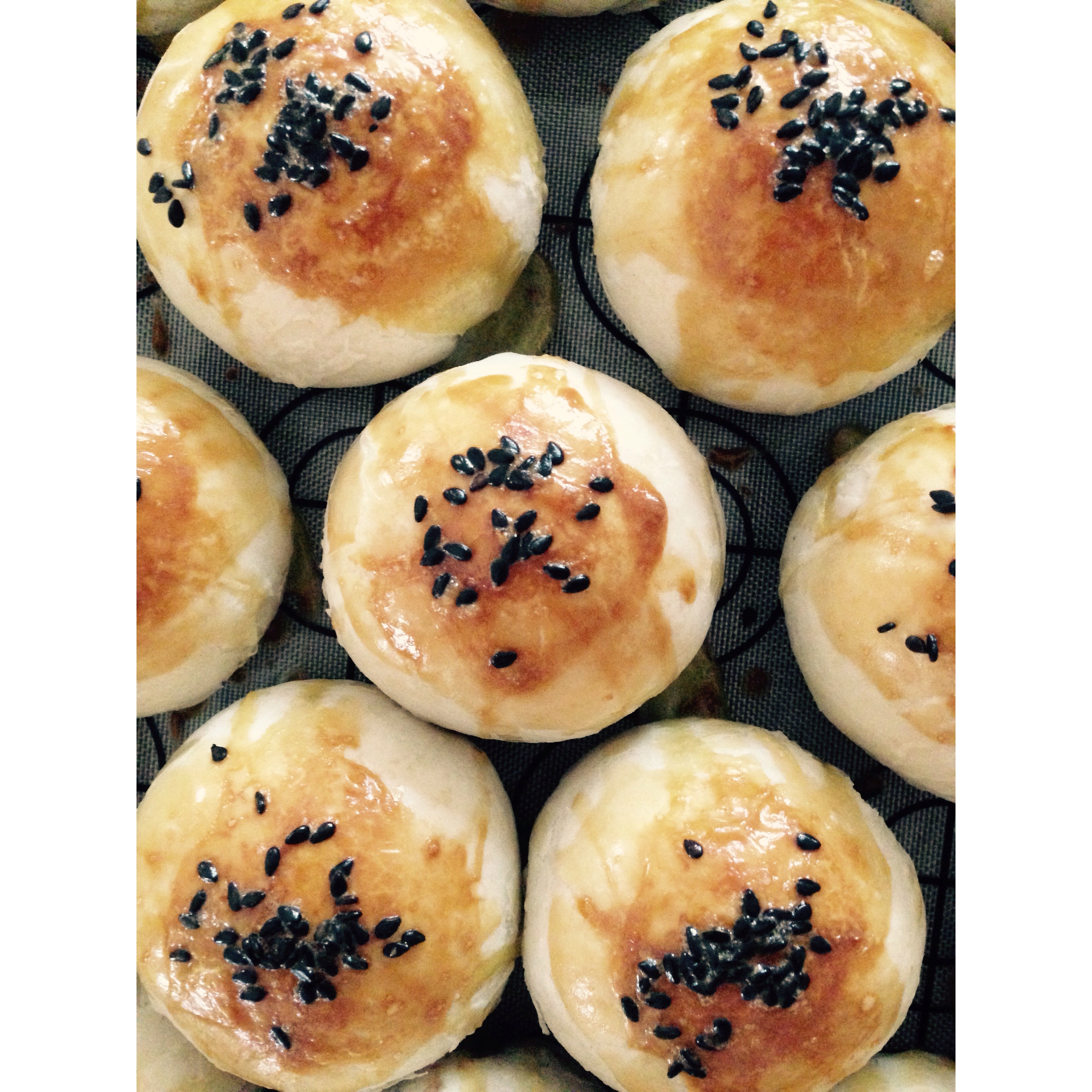 蛋黄酥~紫薯、抹茶、原味~花好月圆，中秋快乐~内附一次做六色蛋黄酥方法~