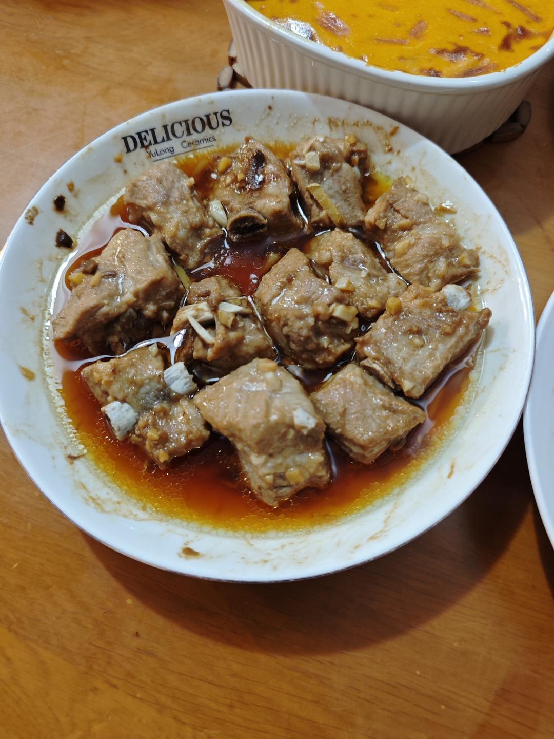 最近这个菜火了，顺德干蒸排骨，出锅滋滋冒油太香了，鲜嫩脱骨