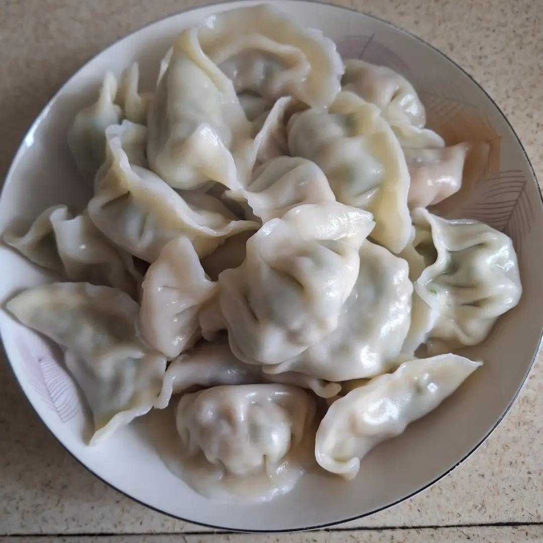 煮冷冻饺子不裂的方法