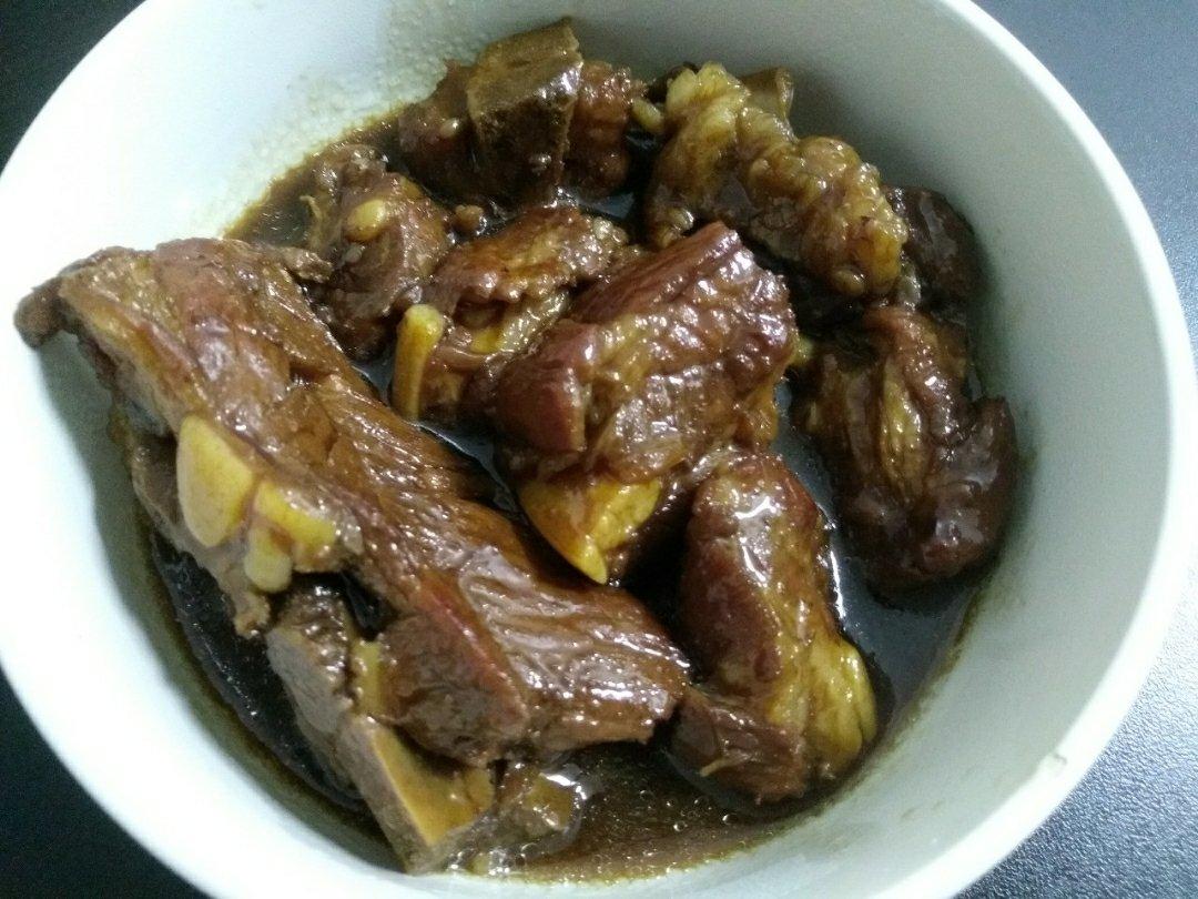炖猪软骨肋排