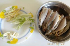 香酥黄花鱼的做法 步骤1