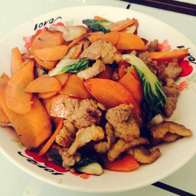 胡萝卜炒肉片