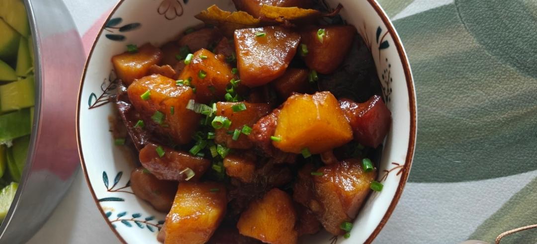 红烧肉炖土豆（好吃不油腻）必须收藏