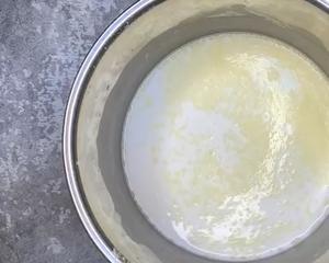 用平底锅和10分钟就可以做好的三酱猪肠粉的做法 步骤4