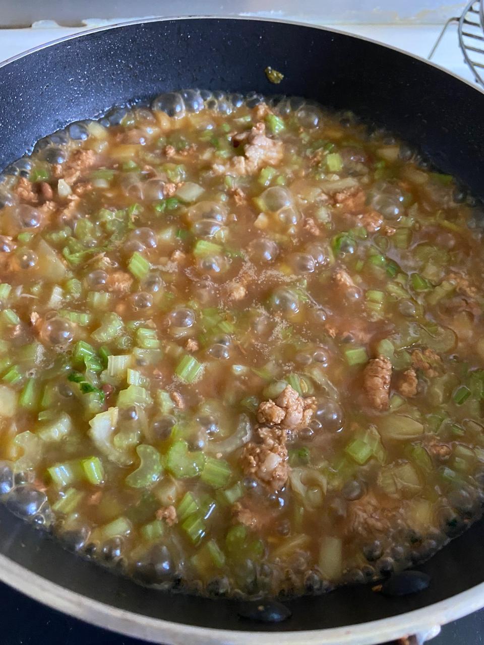 芹菜卤子炸酱面