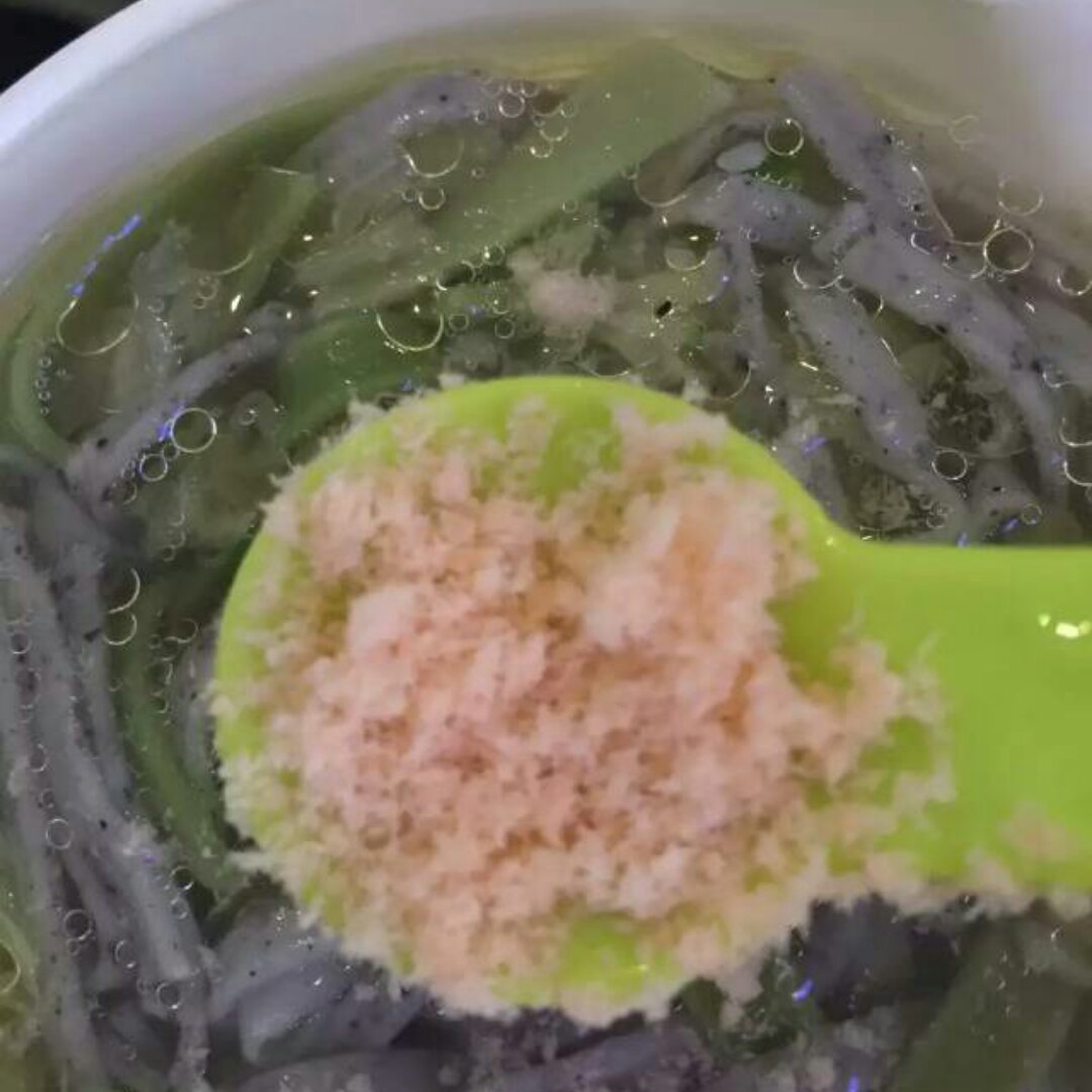 宝宝辅食：三文鱼松