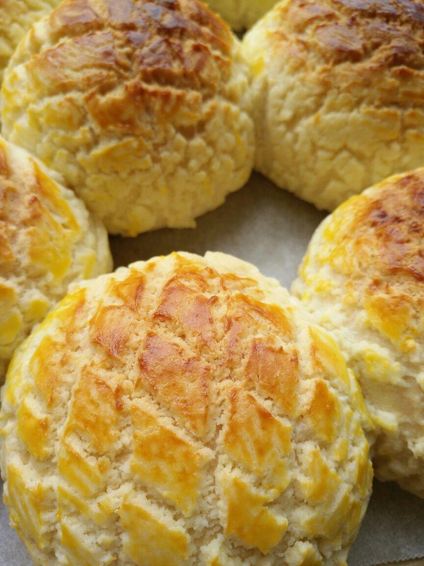 好吃到炸裂的港式菠萝包（附带制作酥皮的小视频）