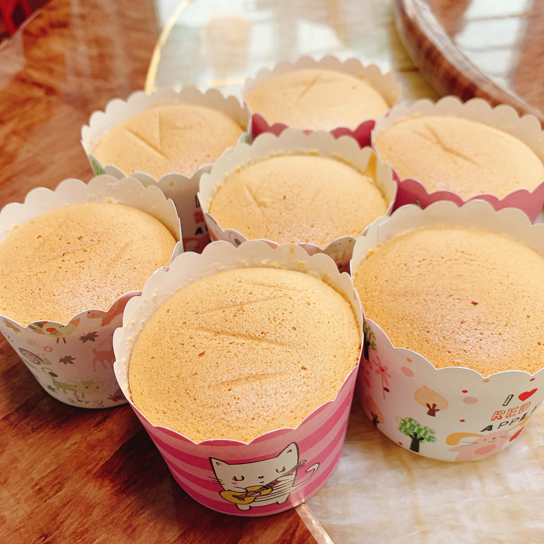 完美戚風杯子蛋糕（一定不会开裂的方法）