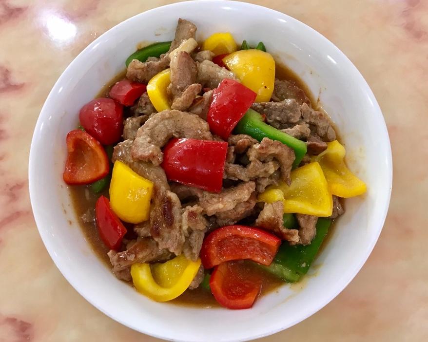 彩椒炒猪颈肉/炒五花肉的做法