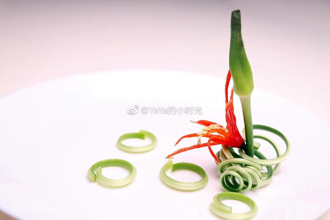 一根蒜苔演绎荷塘月色～蒜苔花