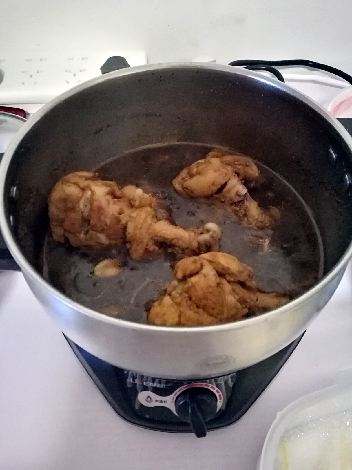 【一人食•宿舍料理】电煮锅可乐鸡翅根&鸡腿的做法 步骤6