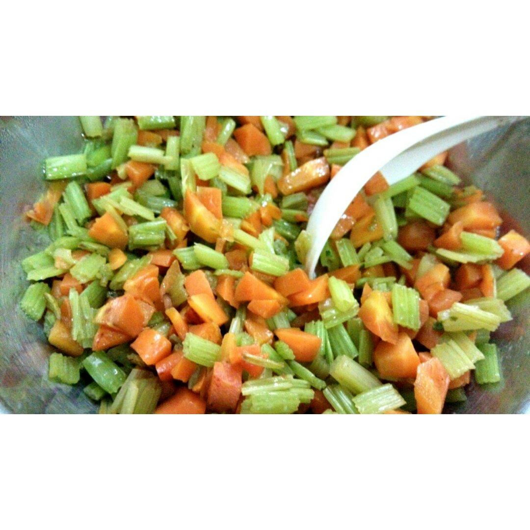 芹菜胡萝卜碎