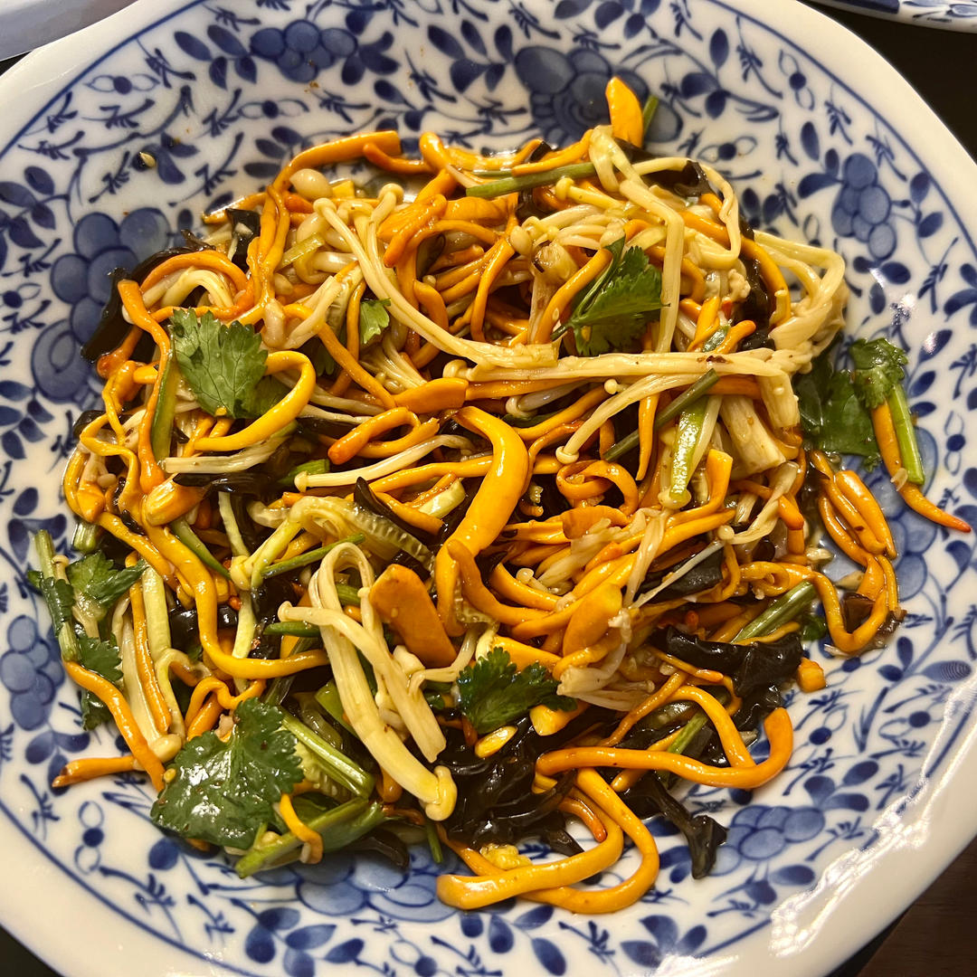 凉拌虫草花