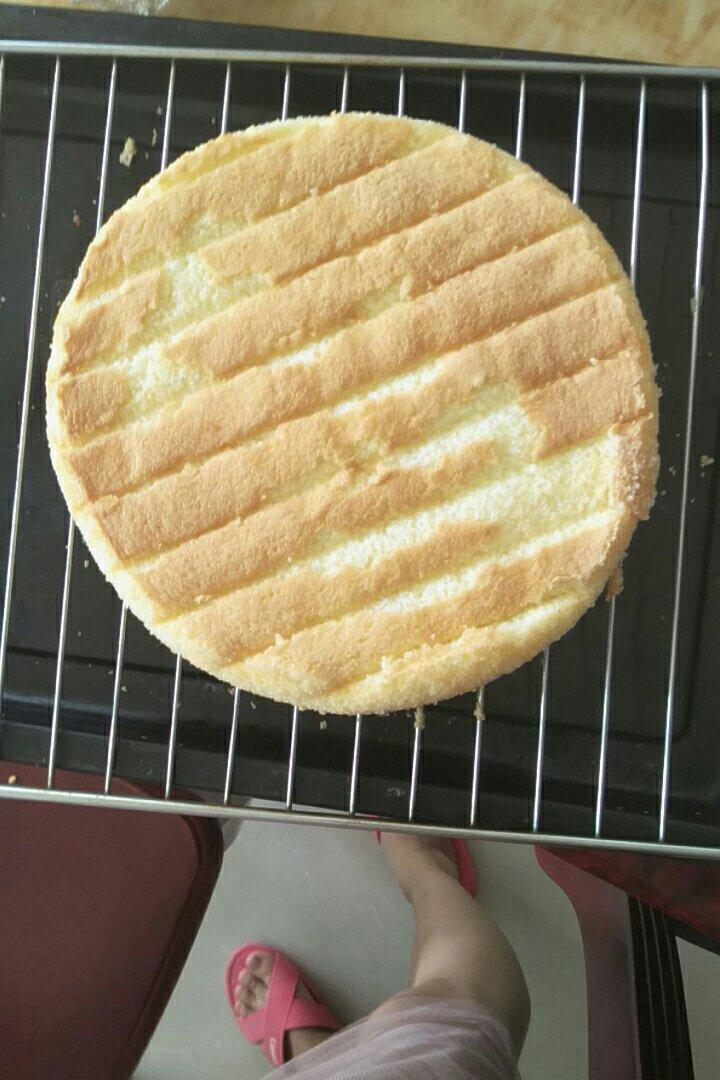 烤箱做蛋糕（戚风蛋糕的做法）