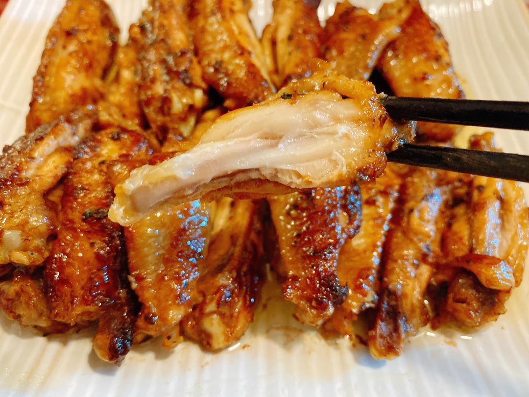 外焦里嫩的香煎黑椒鸡翅