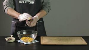 黄金芝麻球 | 爸爸厨房 VOL . 134 红薯 芝麻 豆沙 橄榄油的做法 步骤6