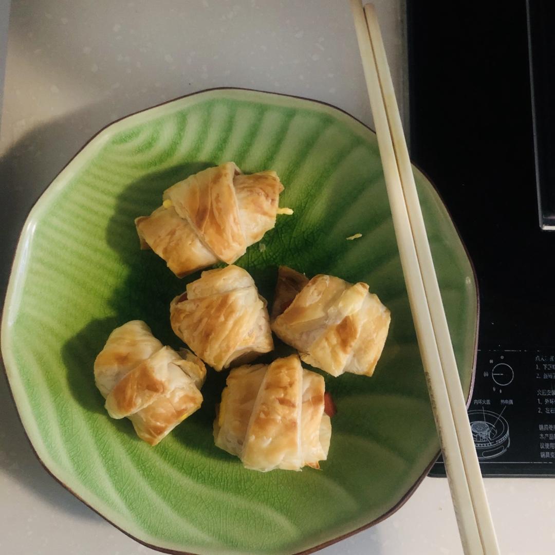 香肠酥皮卷：手抓饼皮还能这样吃，不用和面快速搞定早餐