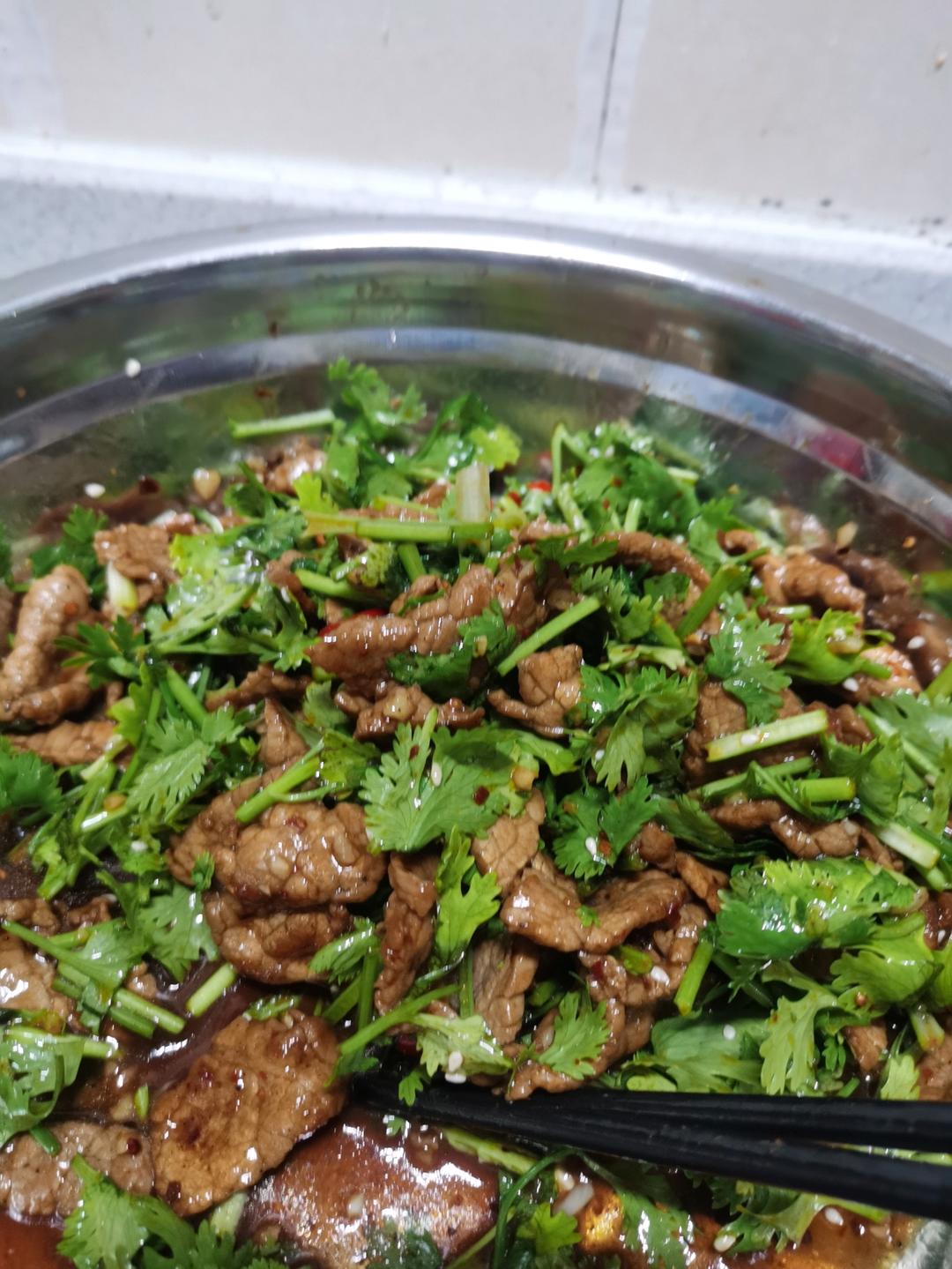 好吃到让人颤抖的香菜拌牛肉