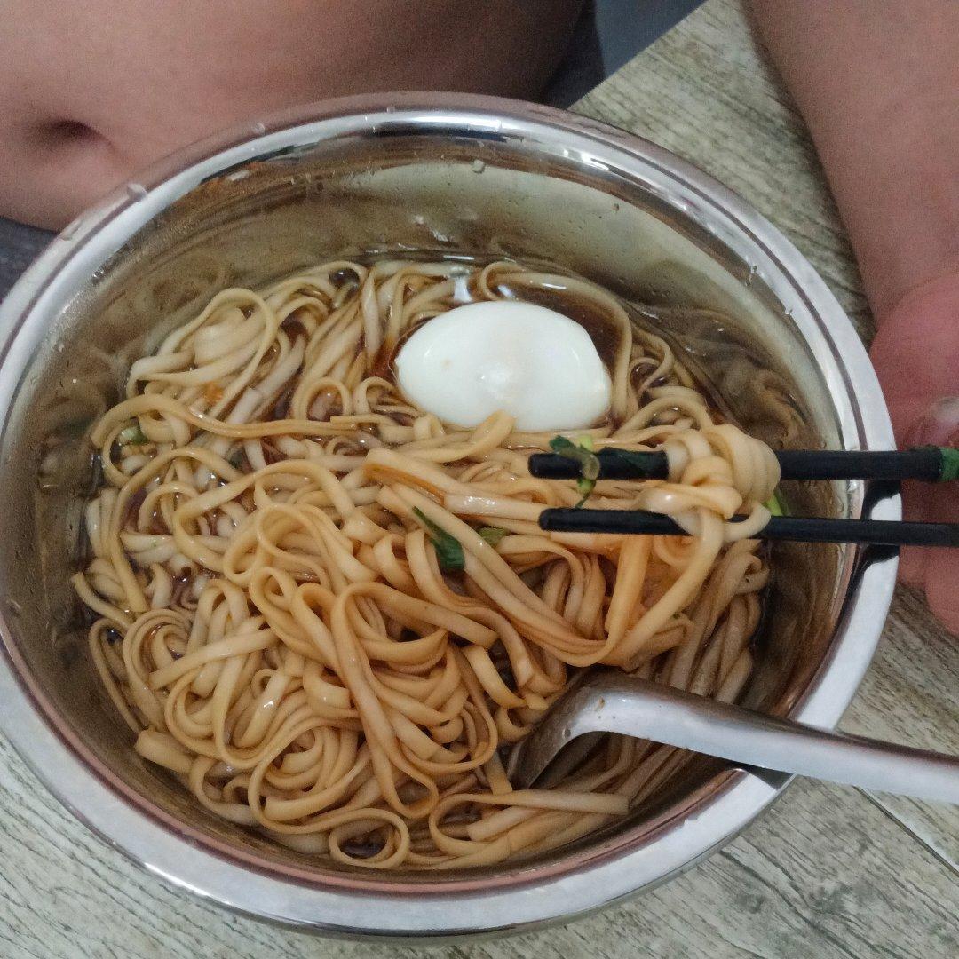 一碗热汤面
