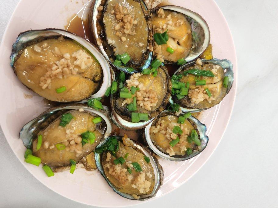 蒜蓉粉丝蒸鲍鱼