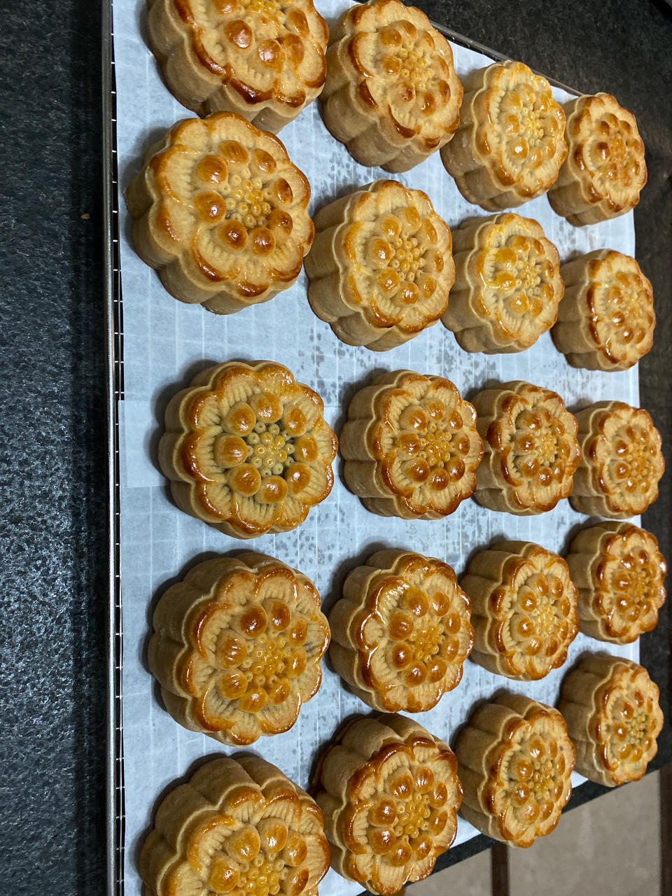 广式月饼－－蛋黄豆沙月饼