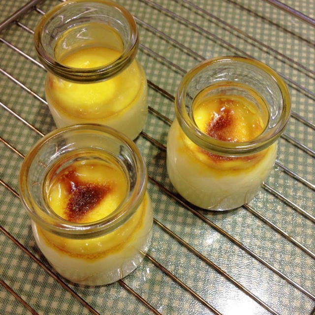 Crèmebrulée。法式烤布雷。焦糖布丁。