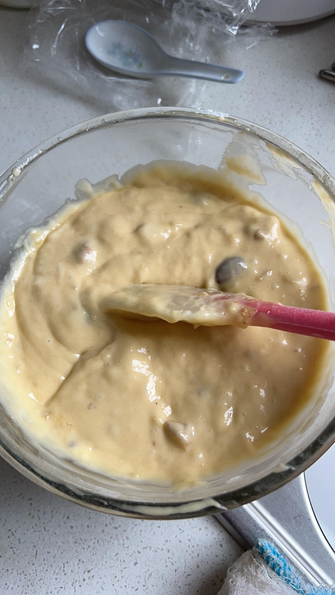 只需搅拌入烤箱的香蕉麦芬