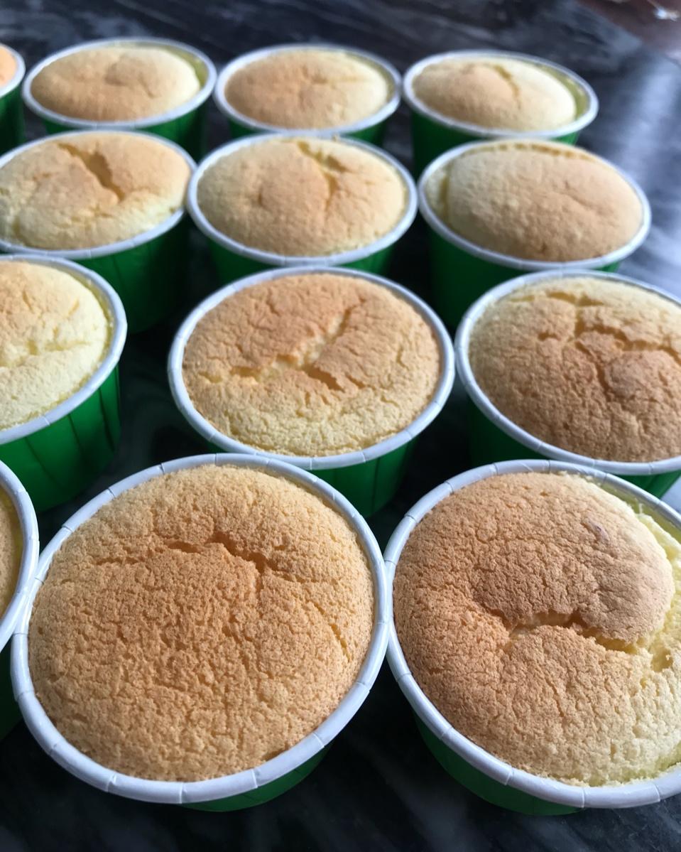 鲜奶油戚风杯子蛋糕（纸杯蛋糕）