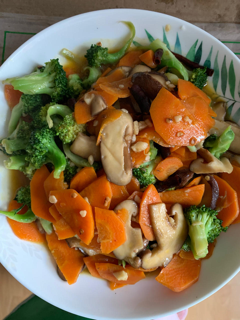 全素也可以超好味的炒杂蔬（西兰花香菇胡萝卜）