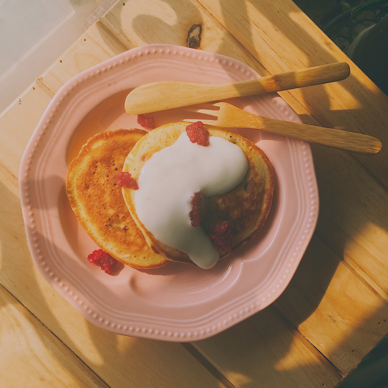 【终极烹饪课程】蓝莓乳酪煎饼配酸奶蜂蜜